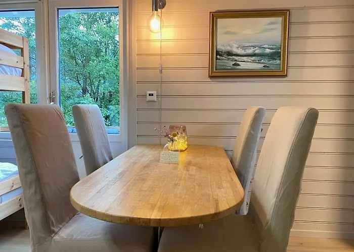 Kveldsro In Surroundings